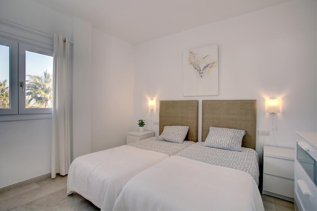 Sunny Golf Apartment Estepona Exterior photo
