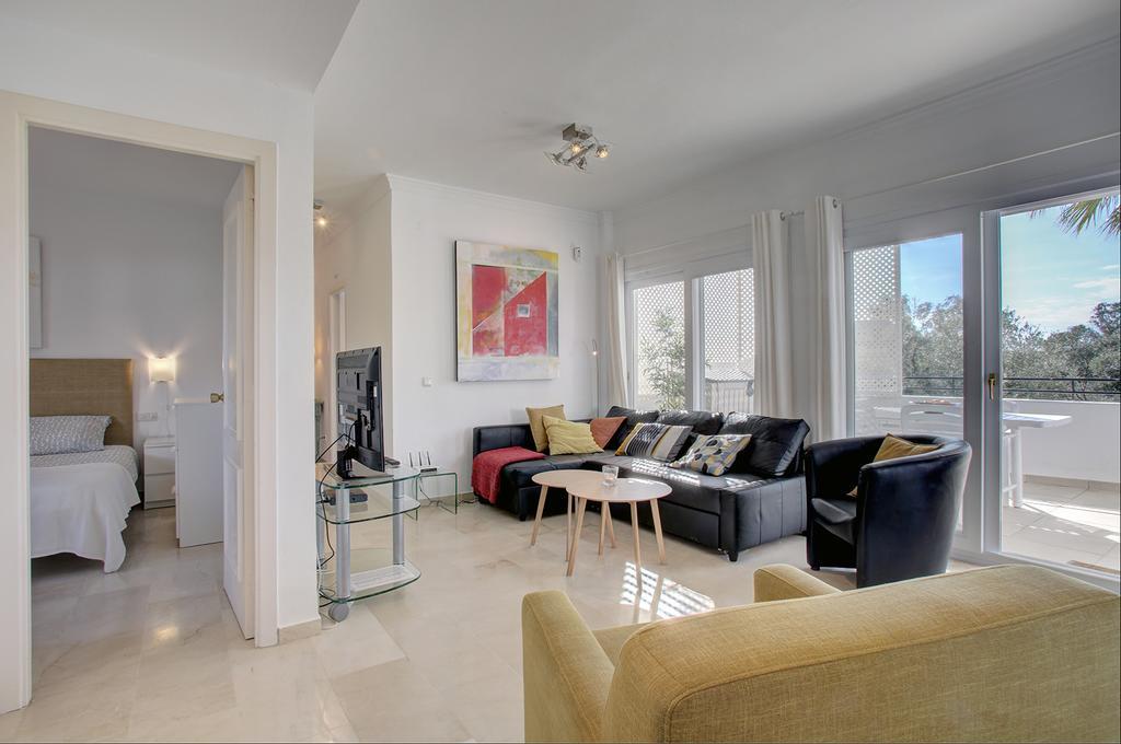 Sunny Golf Apartment Estepona Exterior photo